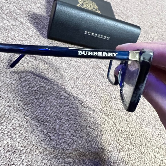 Burberry eyeglasses ( prescription) . - Picture 5 of 5